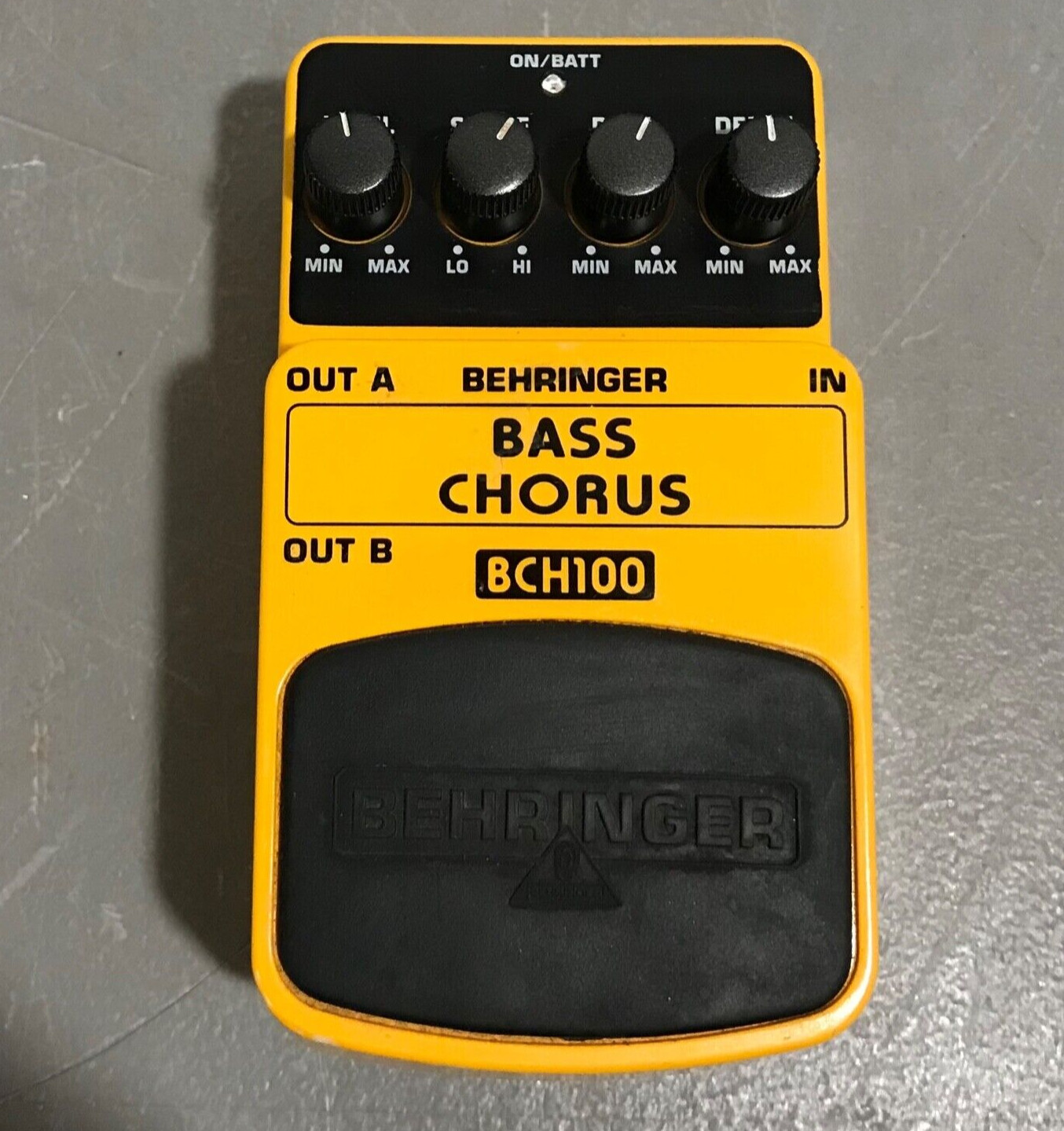 Behringer Bass Chorus Effect BCH-100. Repair Project.
