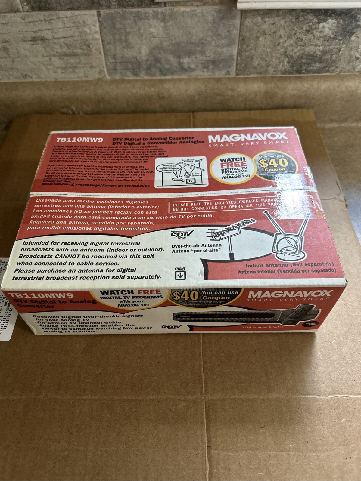 Magnavox DTV Digital To Analog TV Converter TB110MW9 Brand New In Box W/ Remote