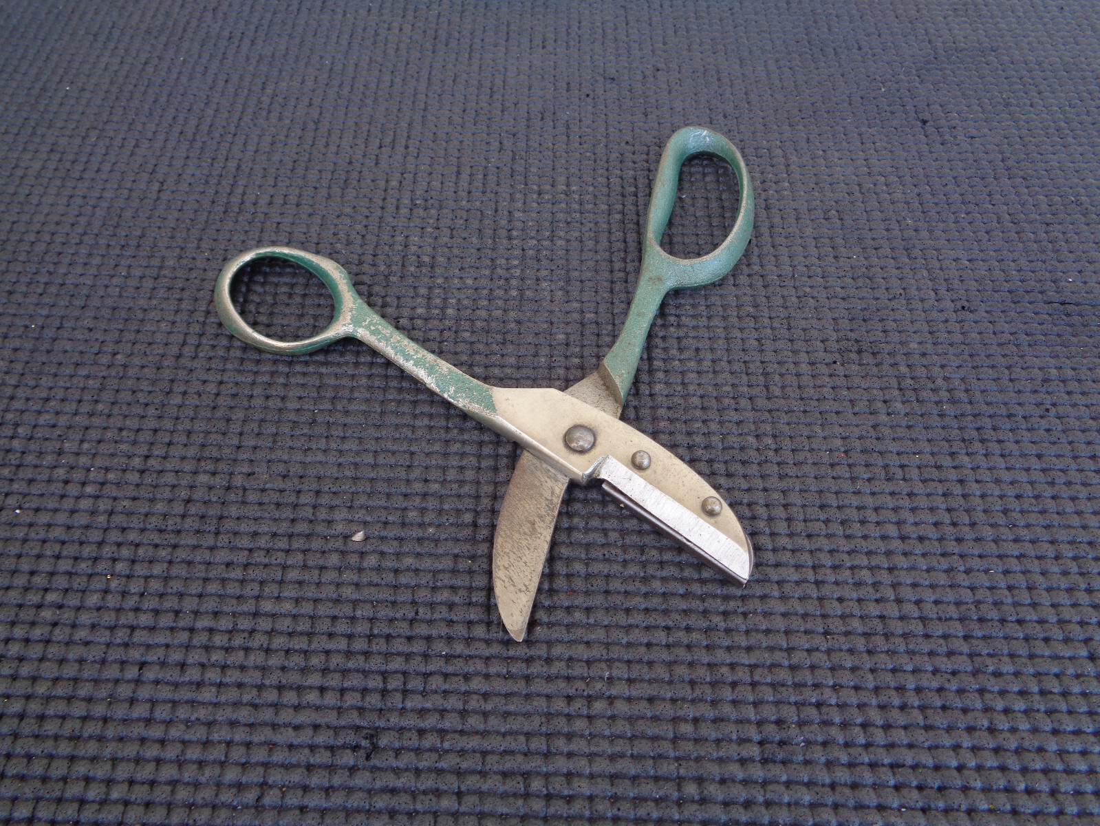 Vintage Scissors Shears Spring Blade Green Handles