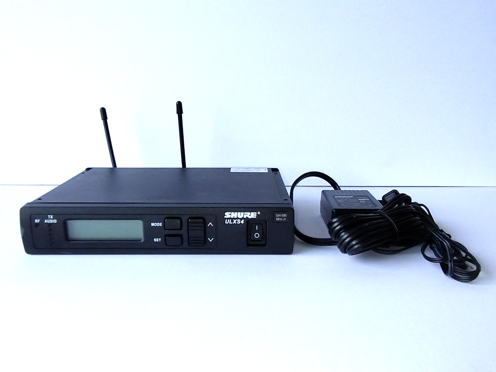 Shure ULXS4 J1 Standard Wireless Mic Receiver [554-590 MHz] + Charger & Antennas