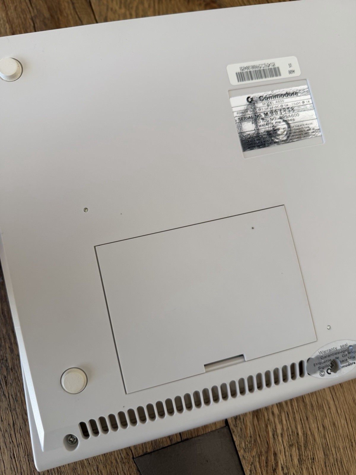 Commodore Amiga 600 , In Original Box, Super!!, 110v Power Supply.