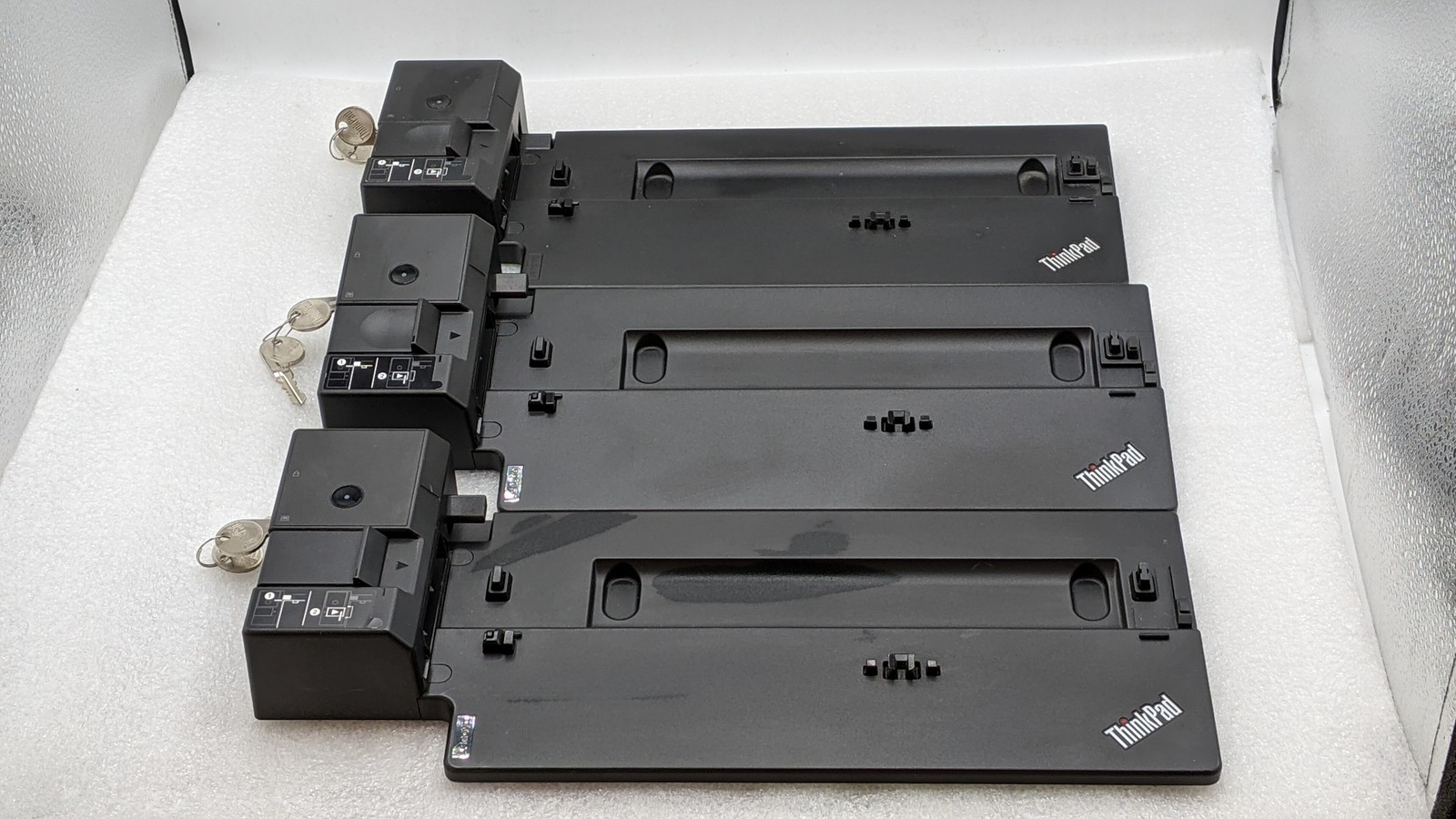 LOT OF 3 Lenovo ThinkPad Ultra Docking Station 40AJ W/ KEYS ~ Free Shipping