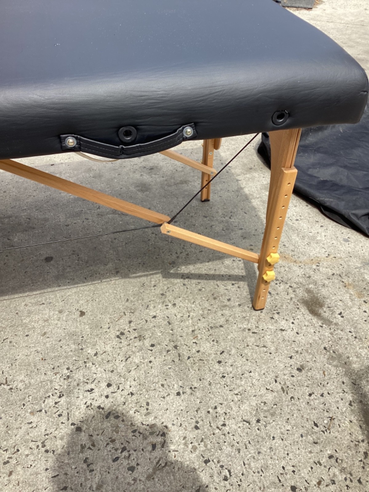 One Touch Portable Message Table 32” With Bag Some Flaws