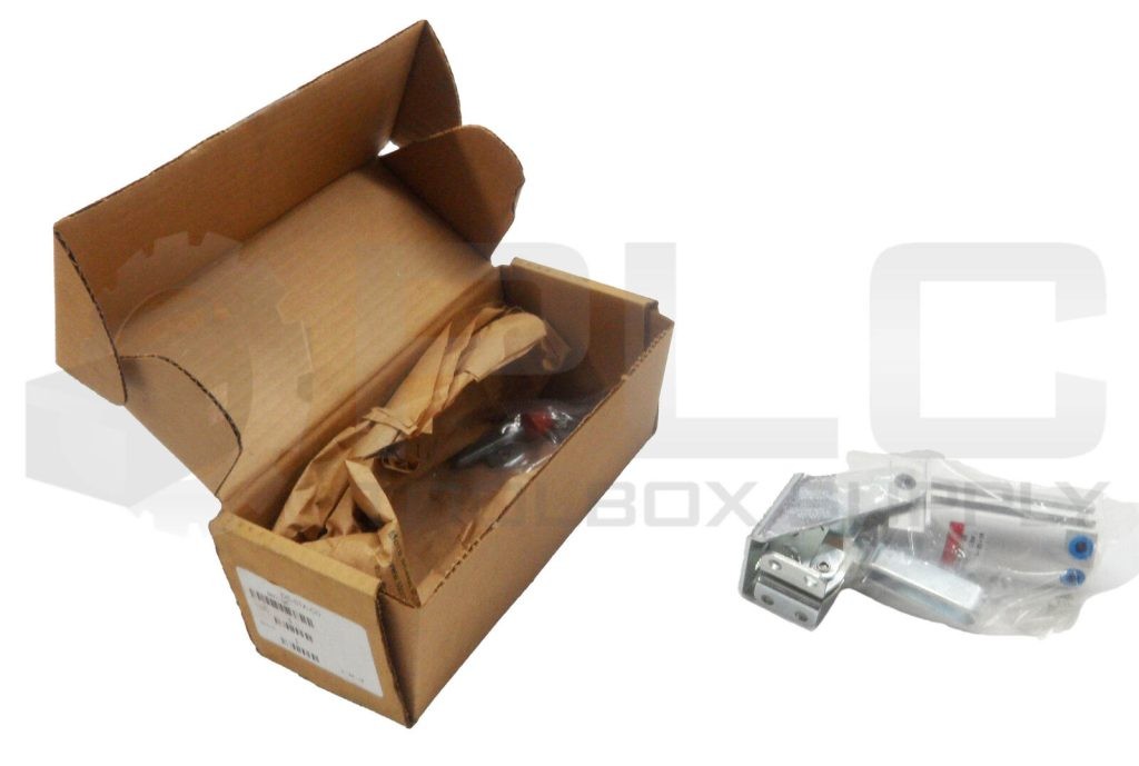 NEW DESTACO 807-UE PNEUMATIC TOGGLE CLAMP 145PSI