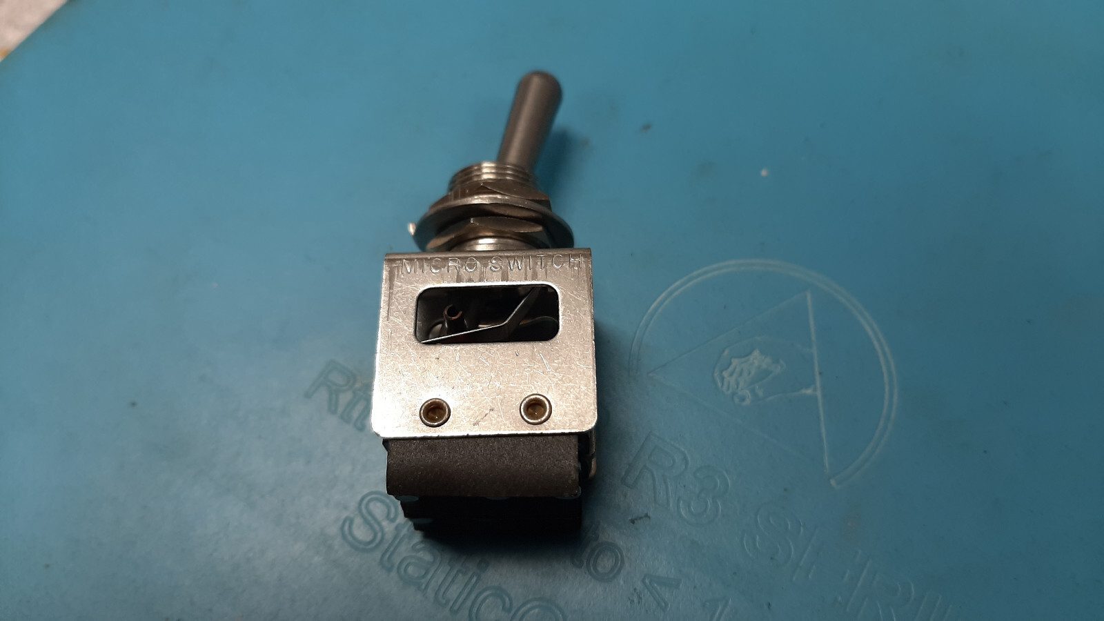 13AT2-T2 MICRO SWITCH / HONEYWELL TOGGLE SWITCH 5AMP 125VAC SEALED