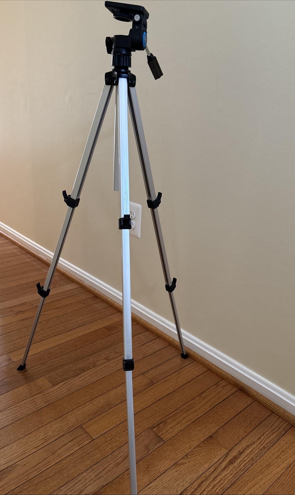 Prinz Albert Camera 43” Tripod Telescoping Pan Tilt Extendable Silver Japan