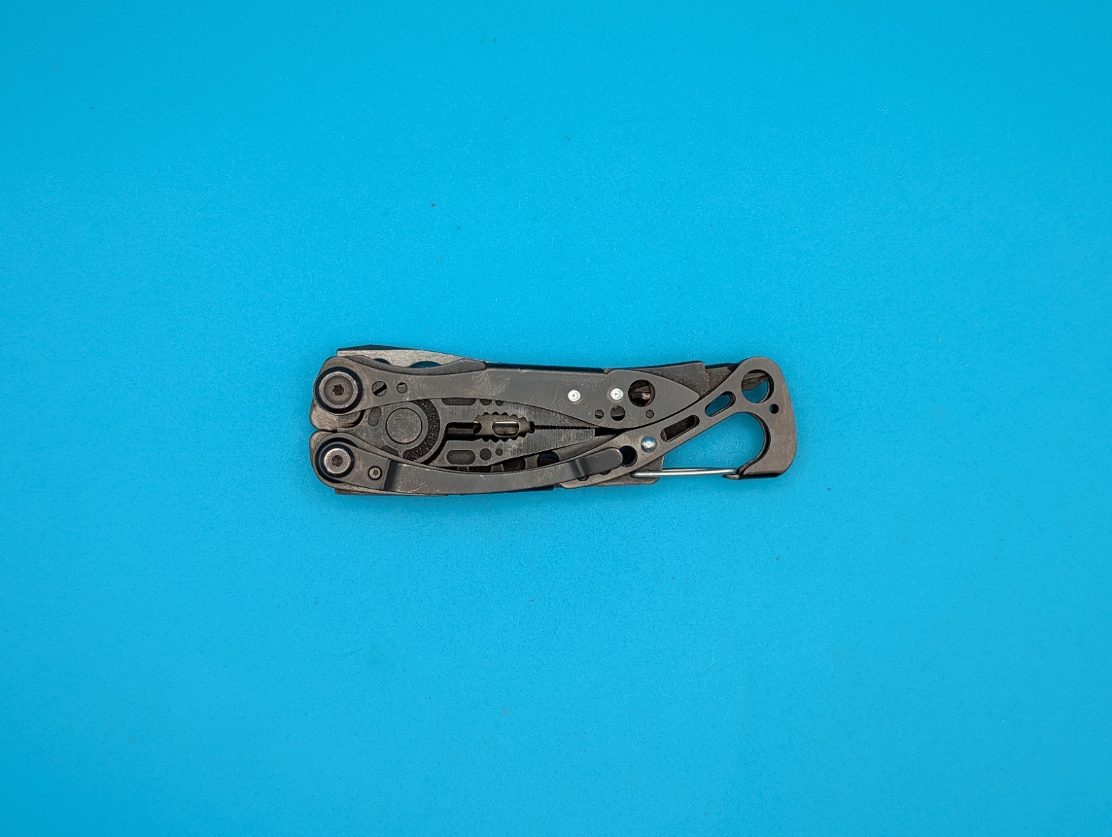 Leatherman Skeletool CX Multitool Plain Edge Knife!