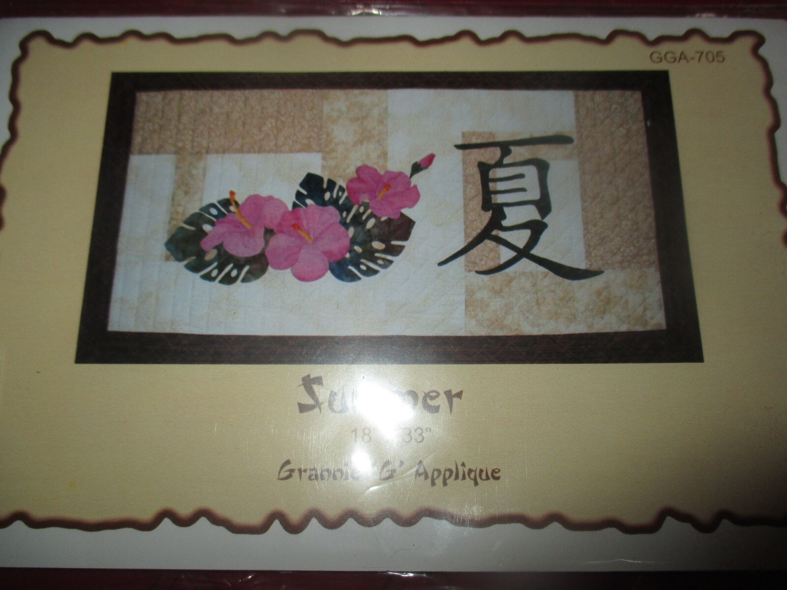 GRANNIE "G" Uncut TROPICAL FLOWER & KANJI SYMBOL TABLE RUNNER Quilting PATTERN