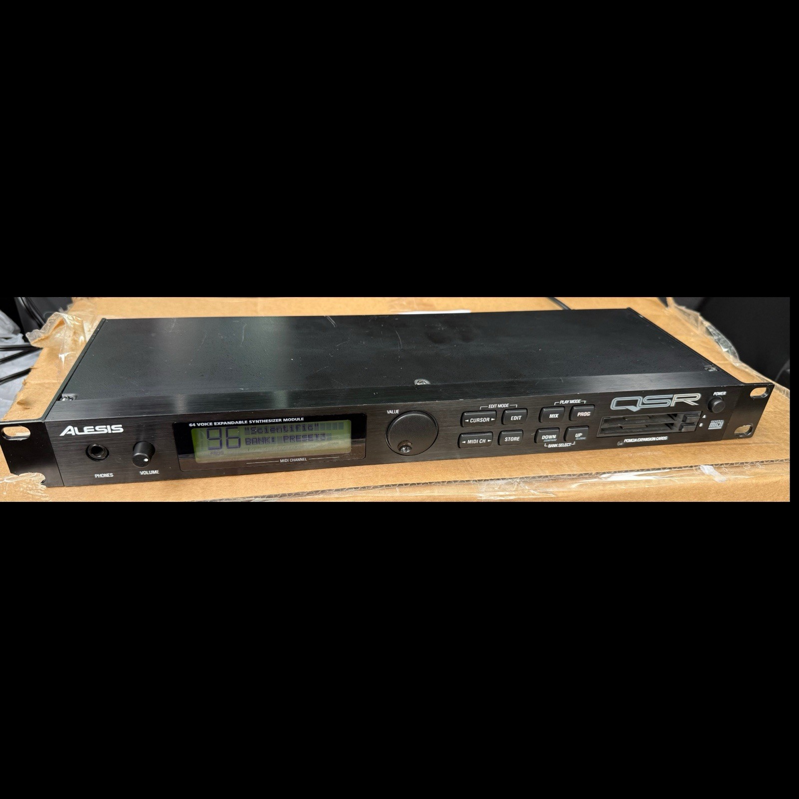 Alesis QSR Rackmount Synth Module w/ Power Adapter