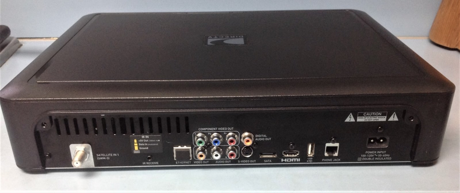 DIRECT TV HD DVR SATELLITE BOX - MODEL#HR34-700 Turns ON Mint condition