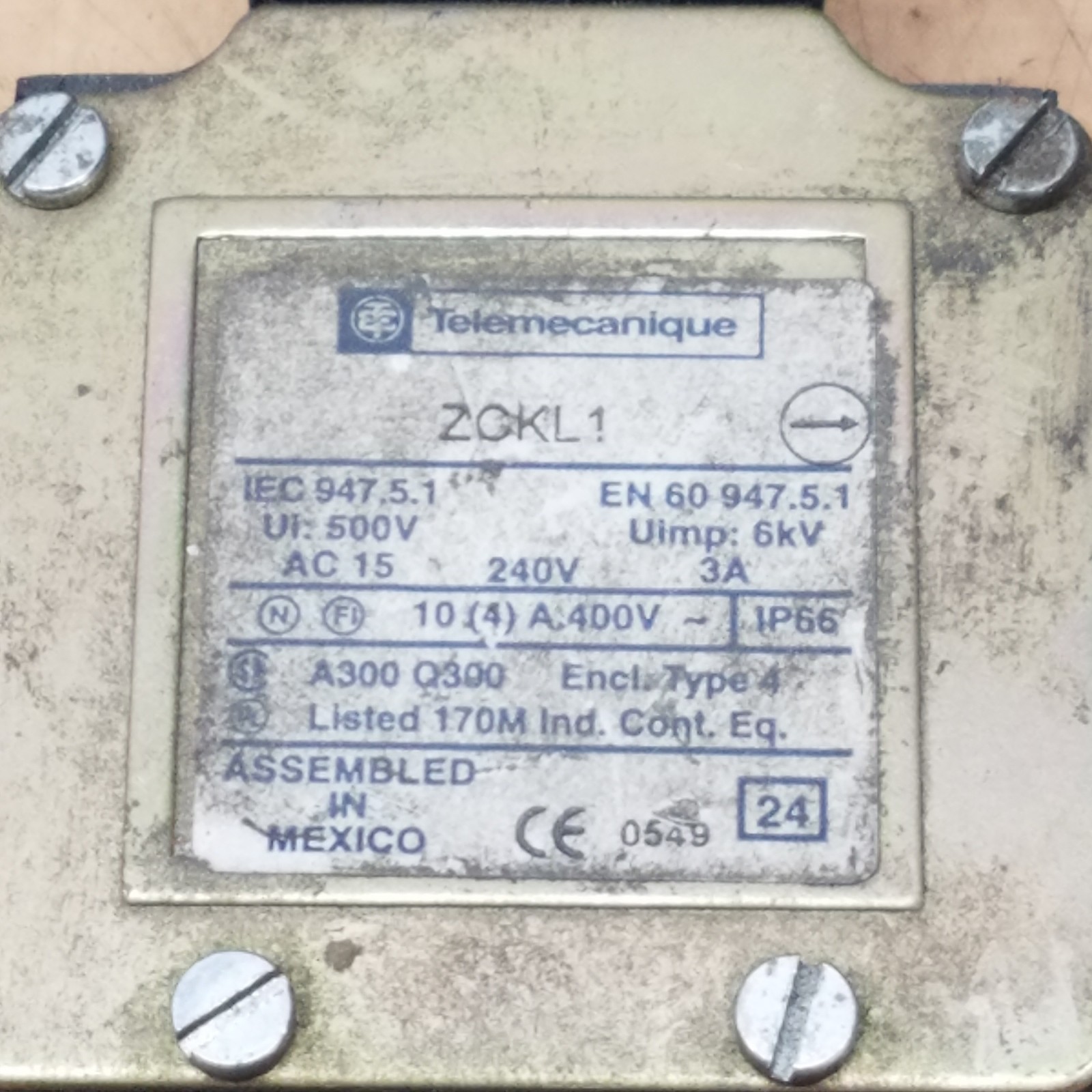 Telemecanique ZCKL1 Limit Switch, 240V, 3A, 6Kv - USED