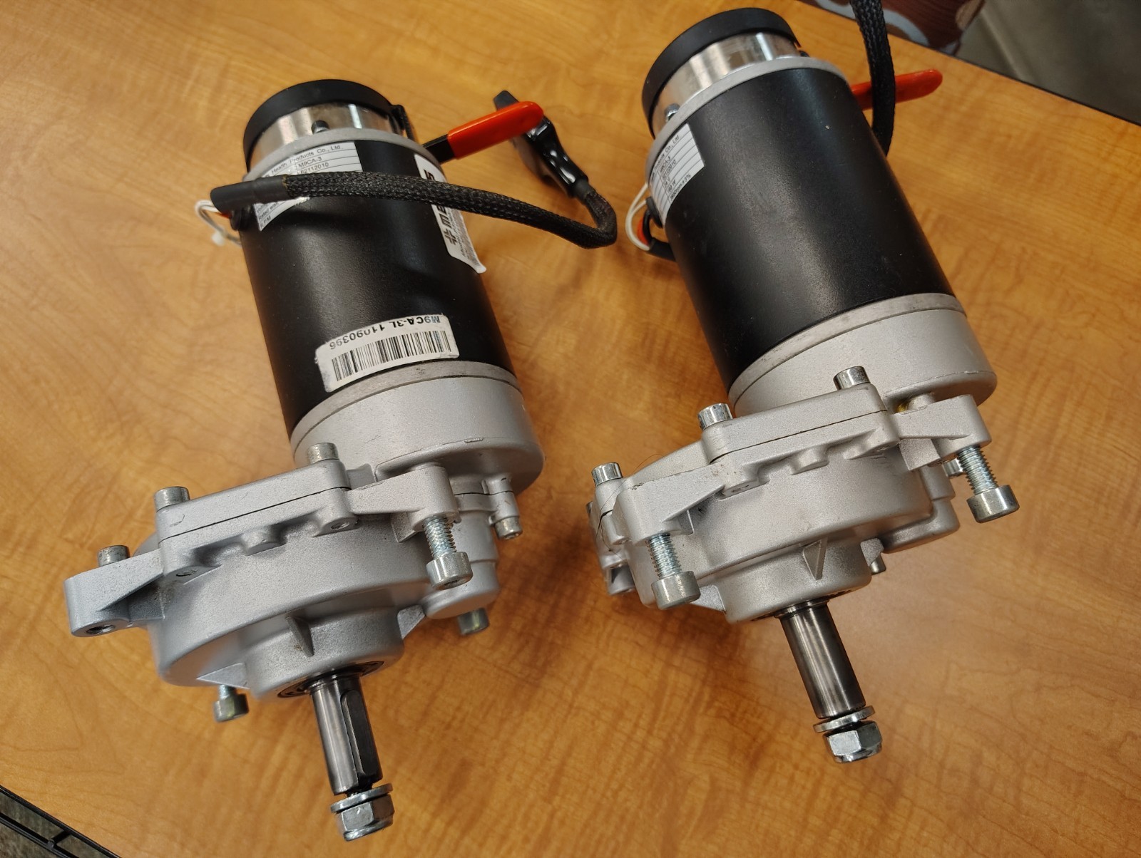 Merits Vision Sport Power Wheelchair Left & Right Motor Gearboxes Pair +Hardware