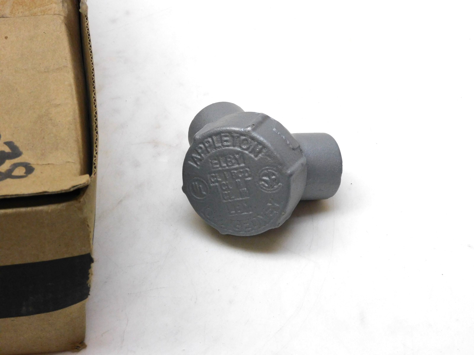 Appleton ELBY-50 Capped Elbow 1/2" MallIron 90° pull ELB