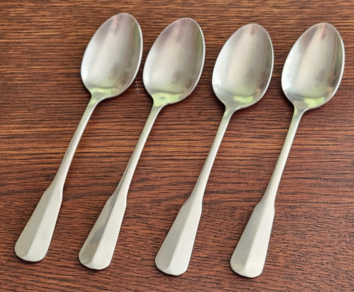 Set of 4 Oneida Distinction Deluxe HH COLONIAL ARTISTRY Stainless TEASPOONS Lot
