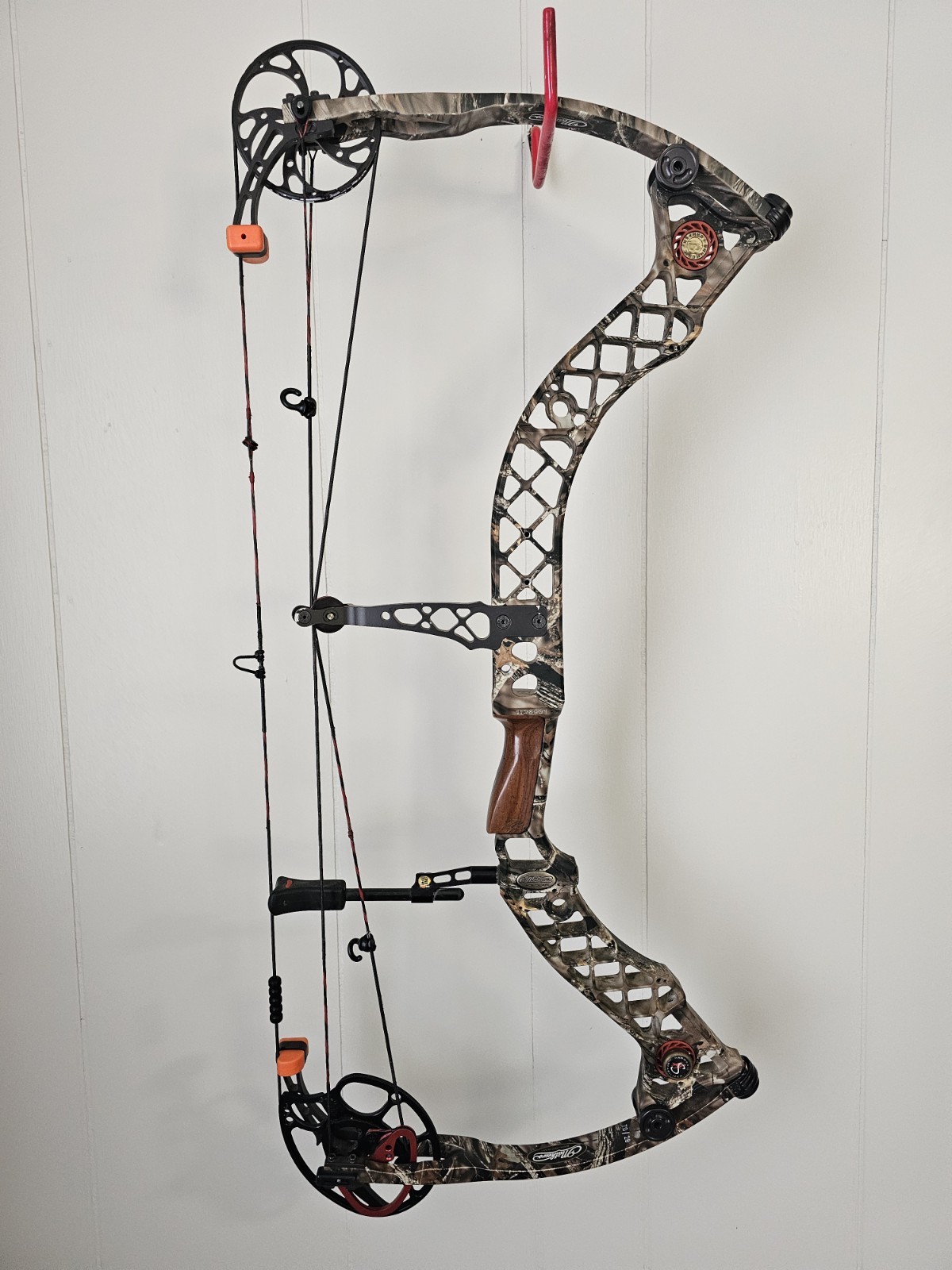 Mathews Z7 Compound Bow