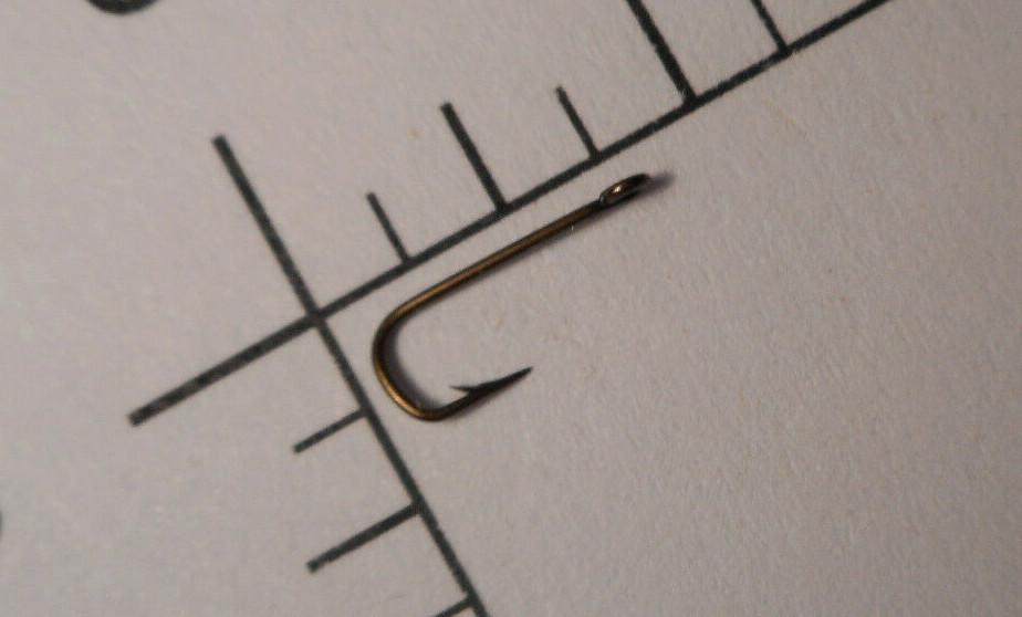 100 MUSTAD no.13 FLY TYING HOLLOW POINT SNECK HOOKS RINGED BRONZED 3851