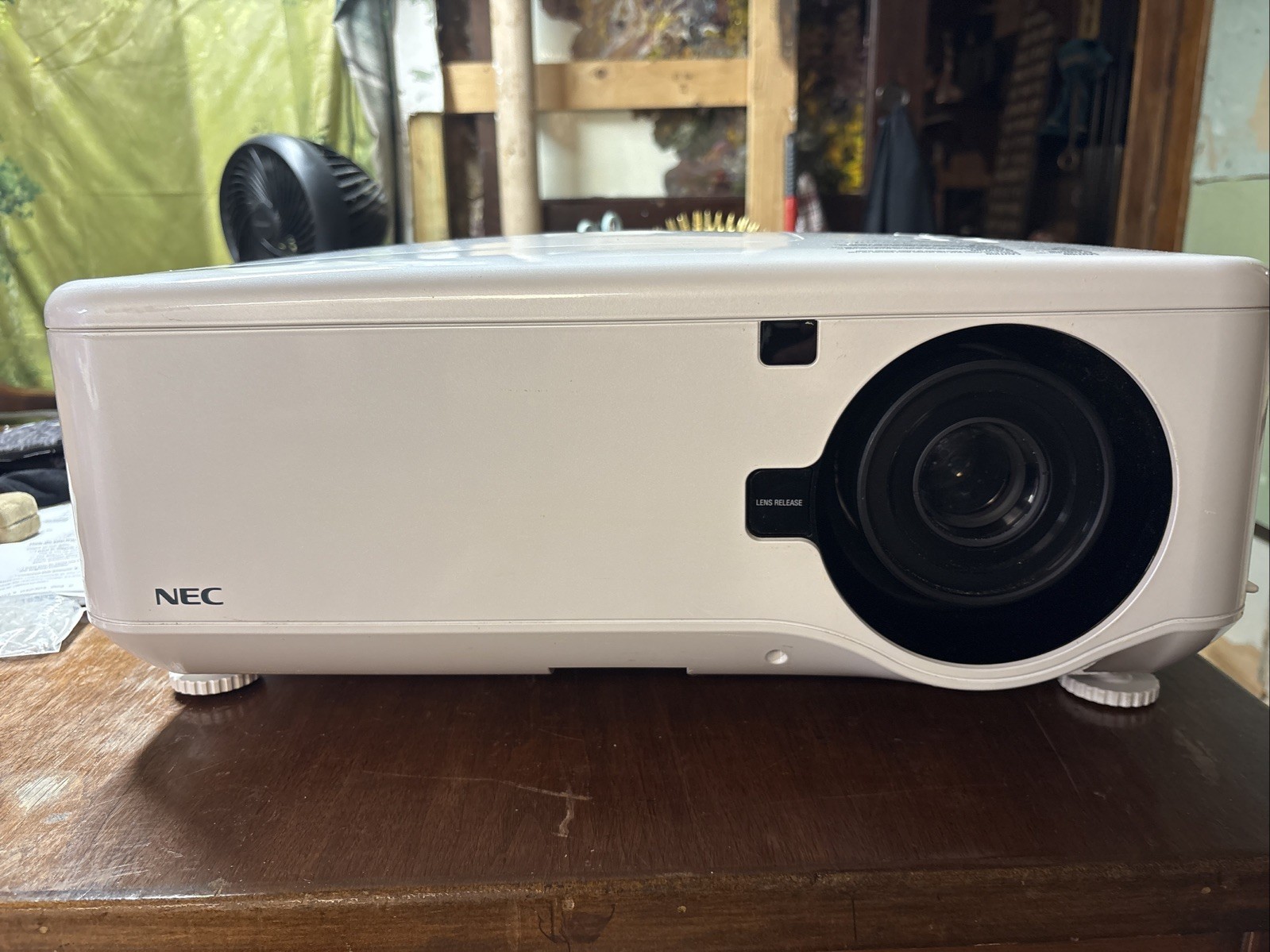 NEC NP-M403H DLP Projector 4000 ANSI Cinema Movie Full HD with HDMI