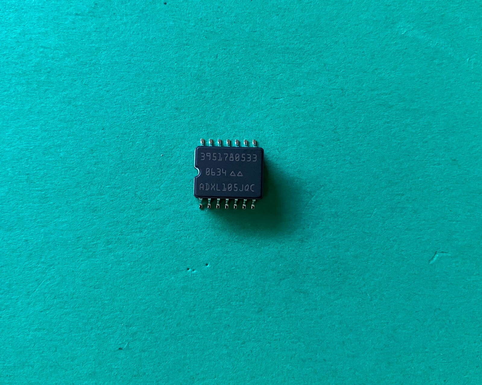 ADXL105JQC Analog Devices acceleration detector  - accelerometer  1 pc