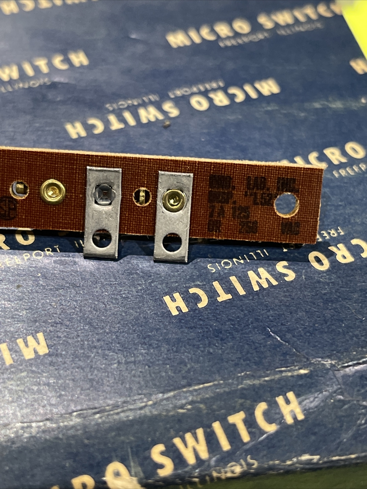 42 VINTAGE HONEYWELL MICRO SWITCH SK2 7A