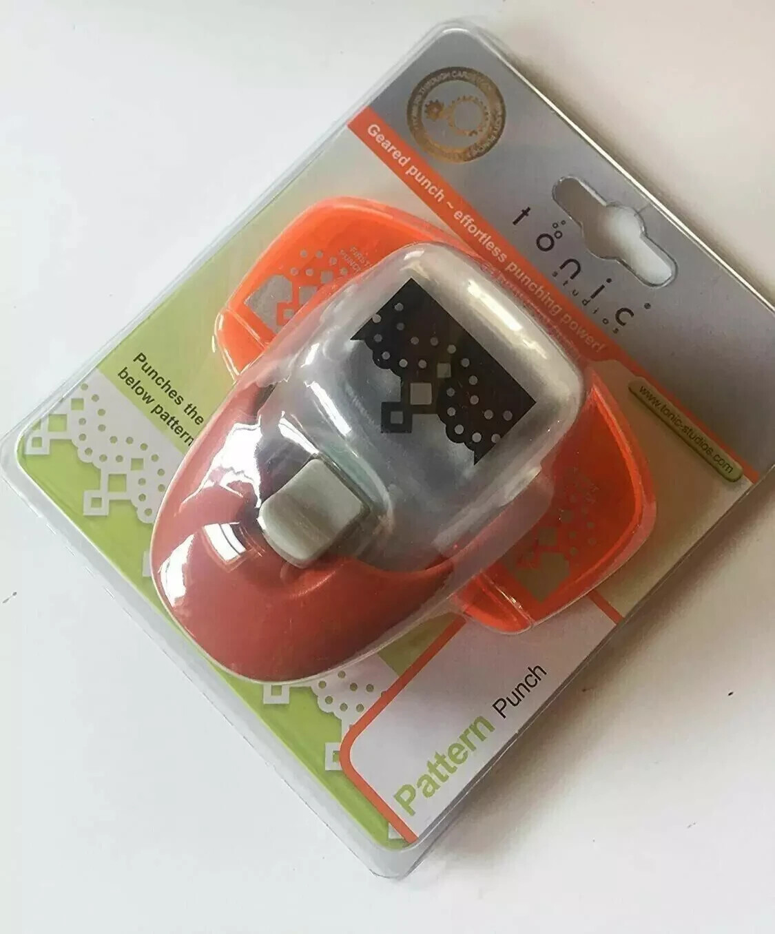 DIY Crafts Tonic Studios Simplicity Diamond Swing Border Pattern Paper Punch New