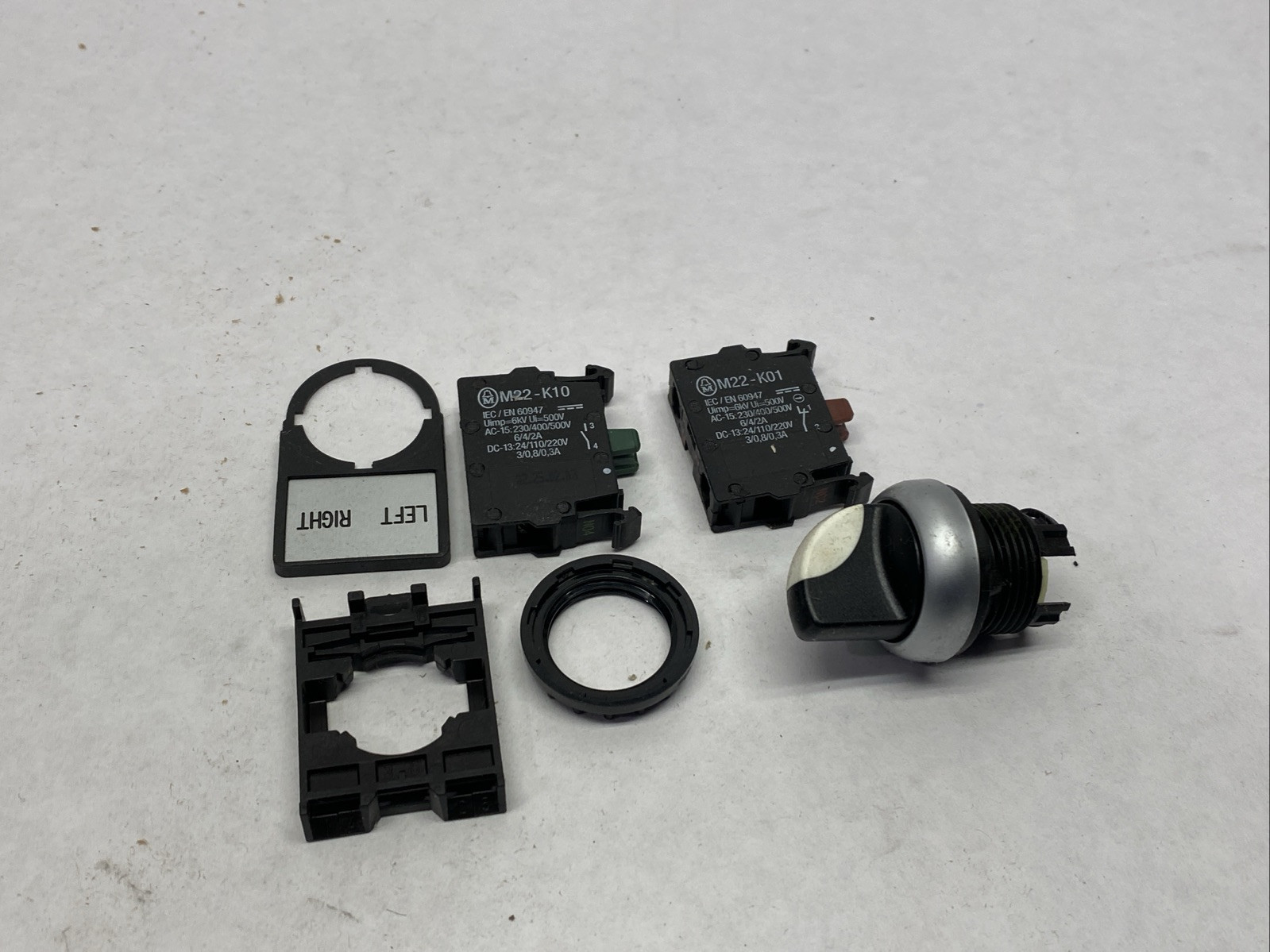 Moeller S-5367 2-Position Selector Switch Assembly Left / Right Black