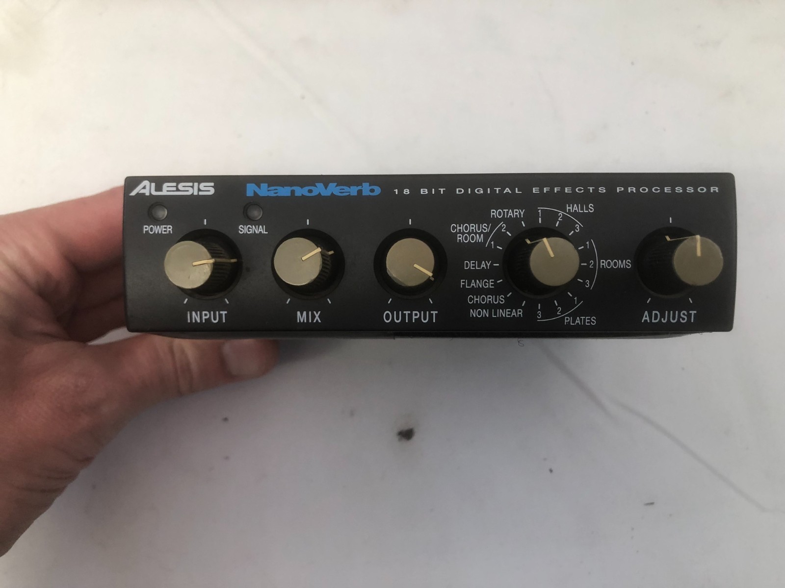 Nanoverb 18 Bit Digital Effects Processor by Alesis(Pre-owned)
