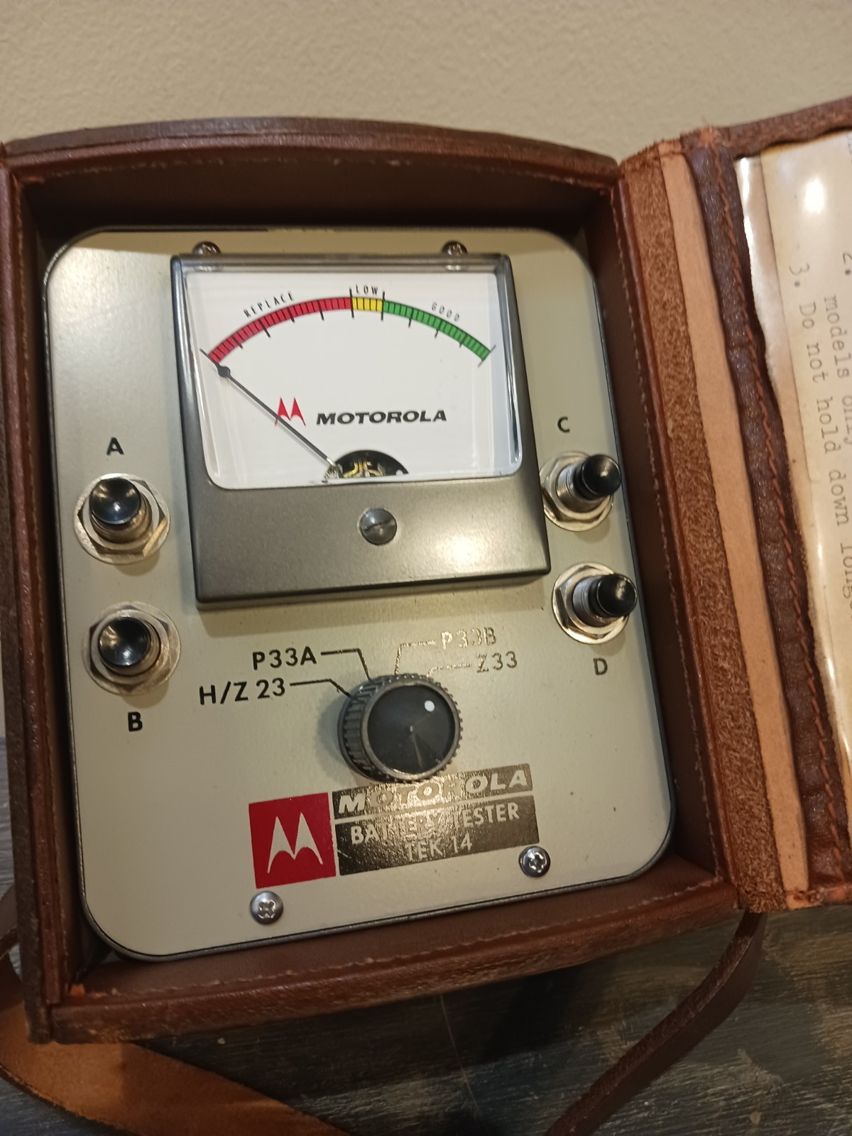 Motorola TEK 14 Battery Tester VHTF IN ORGINAL CASE