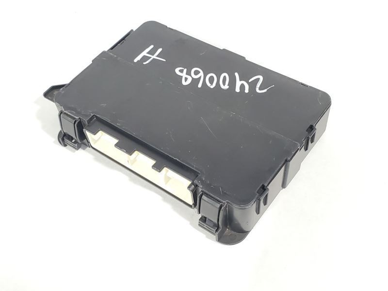 1999 Toyota Landcruiser OEM Control Module & Junctions 82791-60040