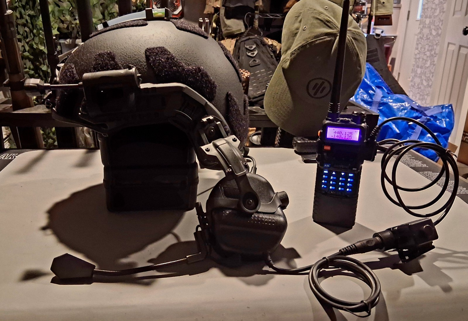 NIJ IIIA Ballistic Helmet & UV-5R RADIO UHMWPE F30 COMMS NAV LIGHT IFF U94 PTT