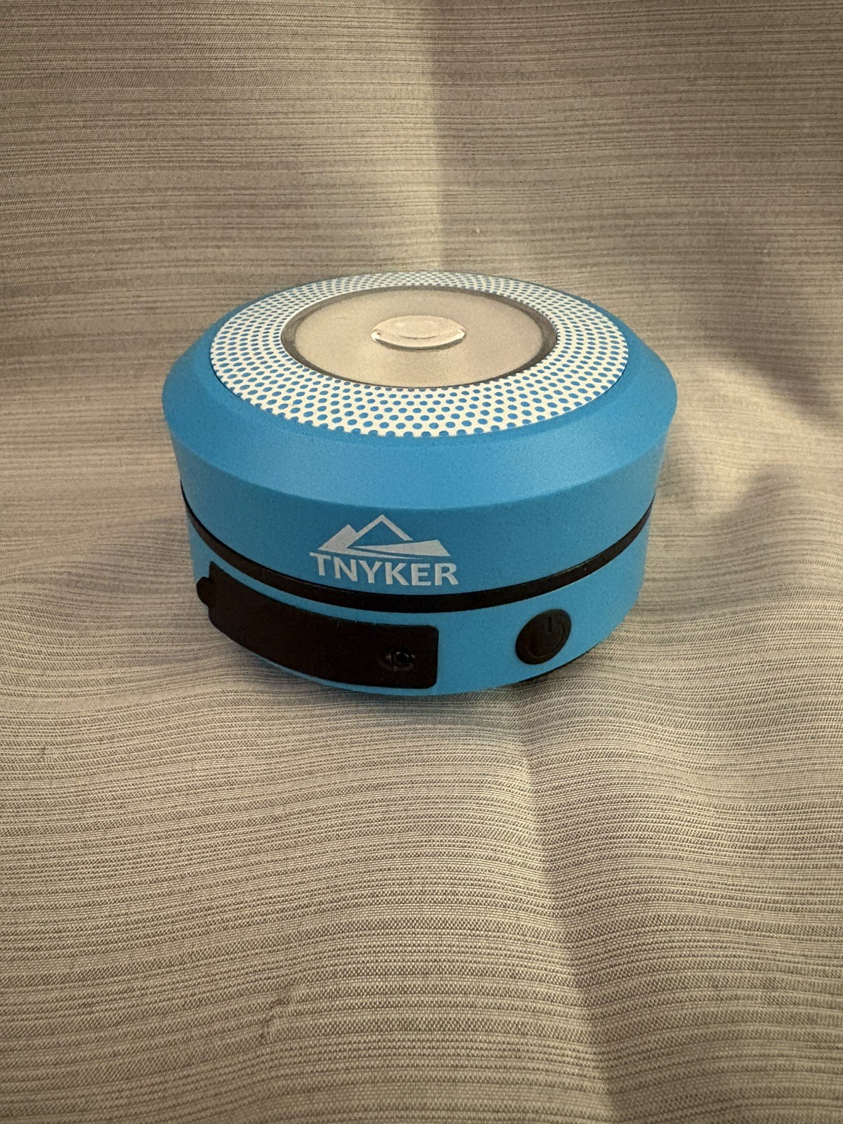 TNYKER Rechargeable Collapsible Solar LED 2n1 Camping Lantern and Flashlight
