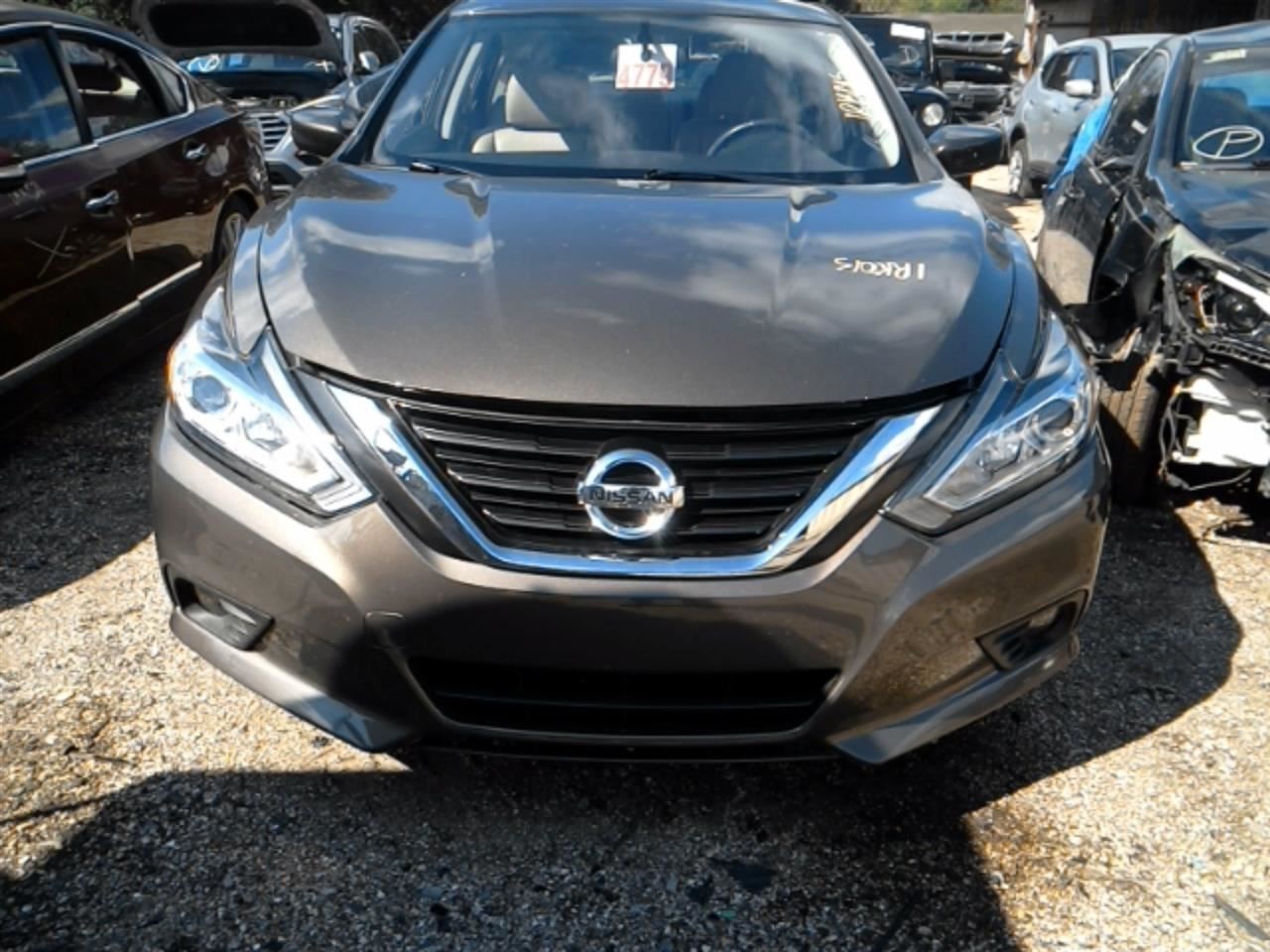 ALTIMA    2017 Fuse Box Cabin 104928359