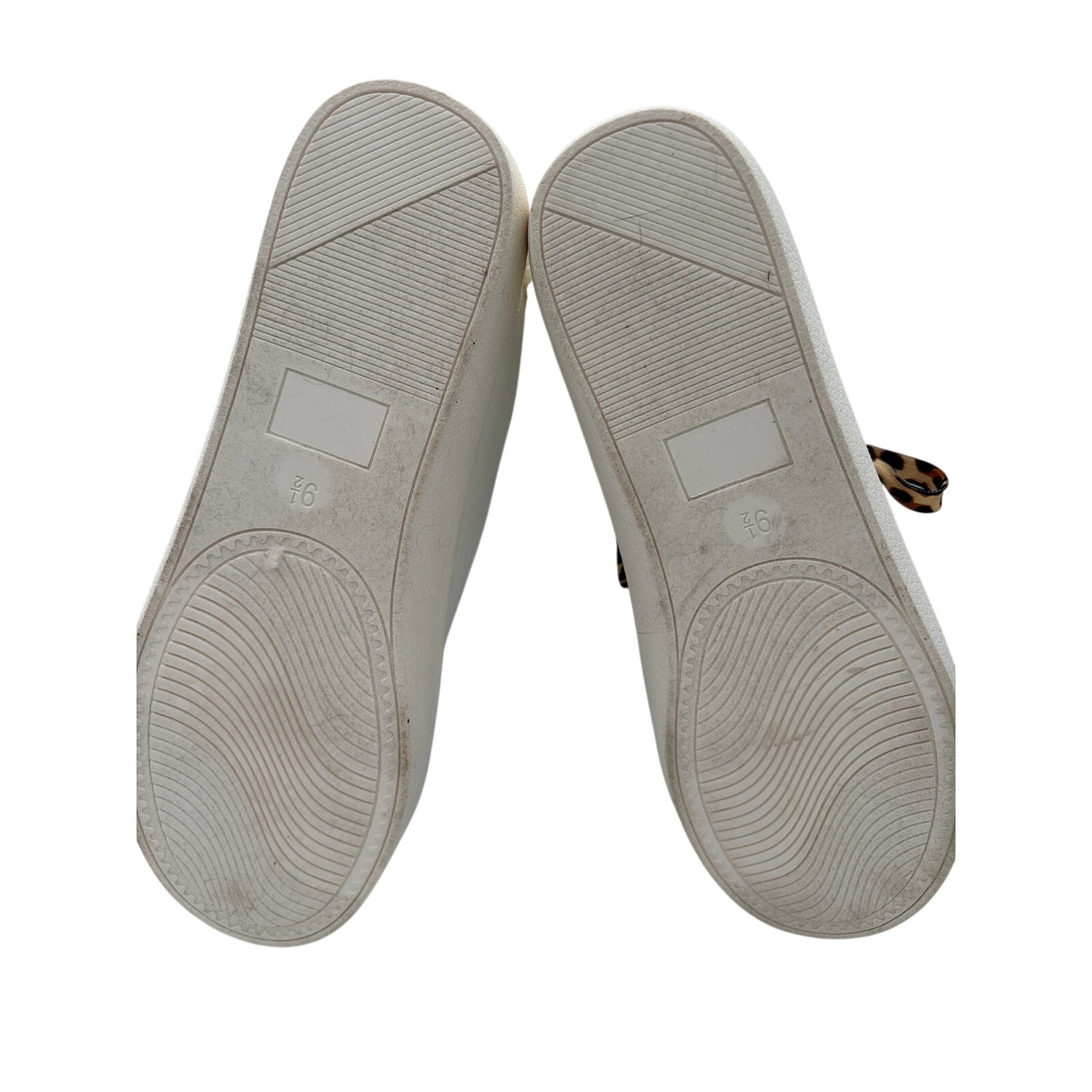Women’s r2 Size 9 White Sneakers w/ Leopard Print Details