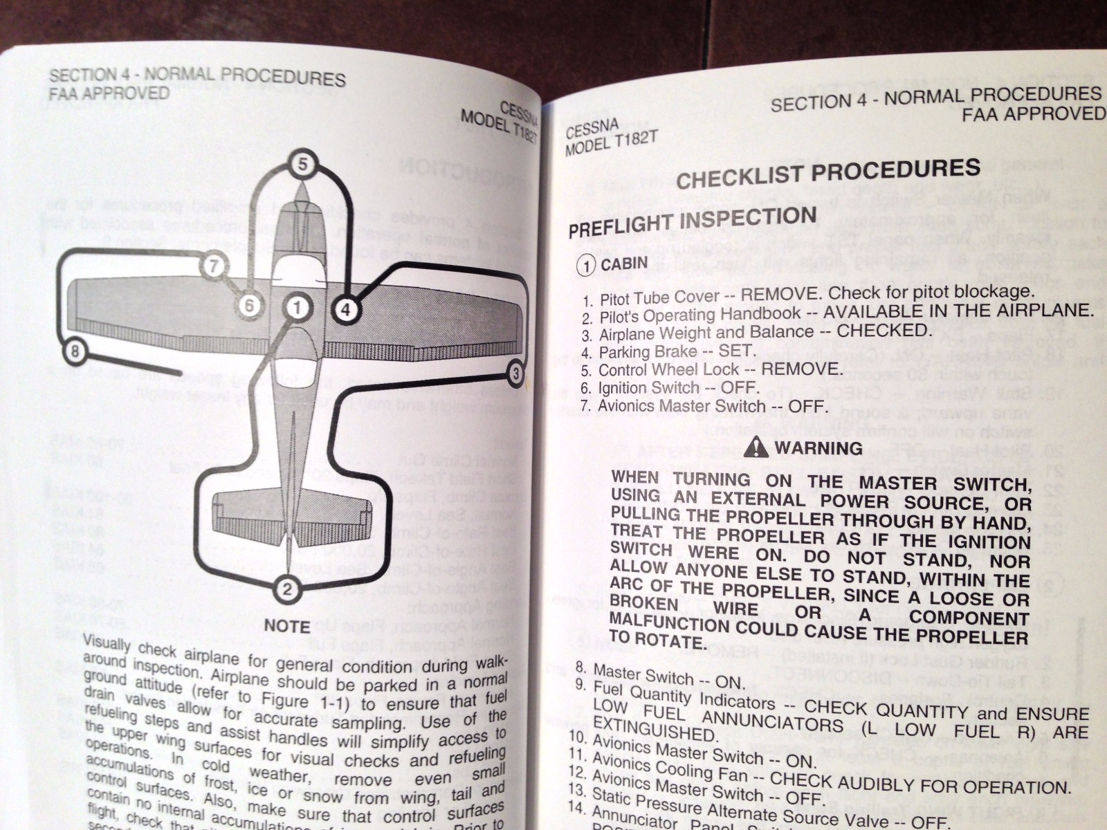 Cessna T182T Pilot's Information Manual