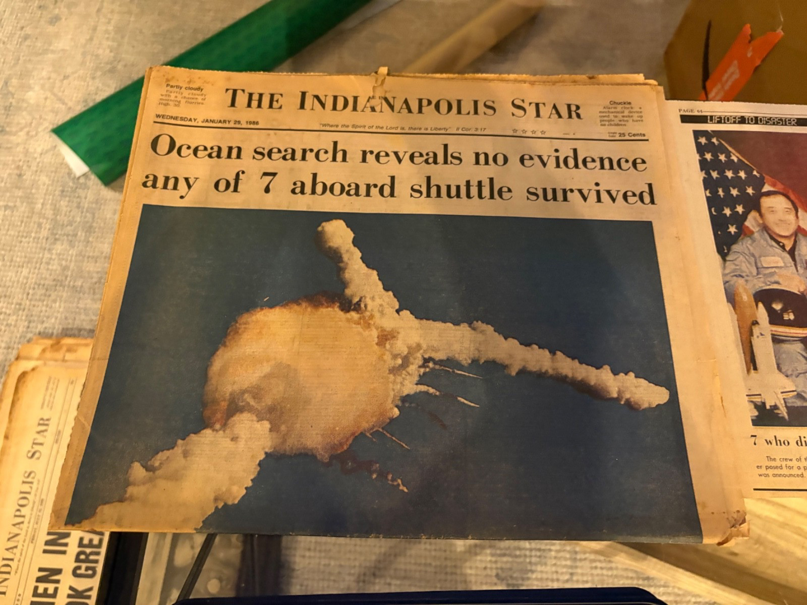 1986 Indianapolis Indiana Star Space Shuttle Challenger newspaper Main Section