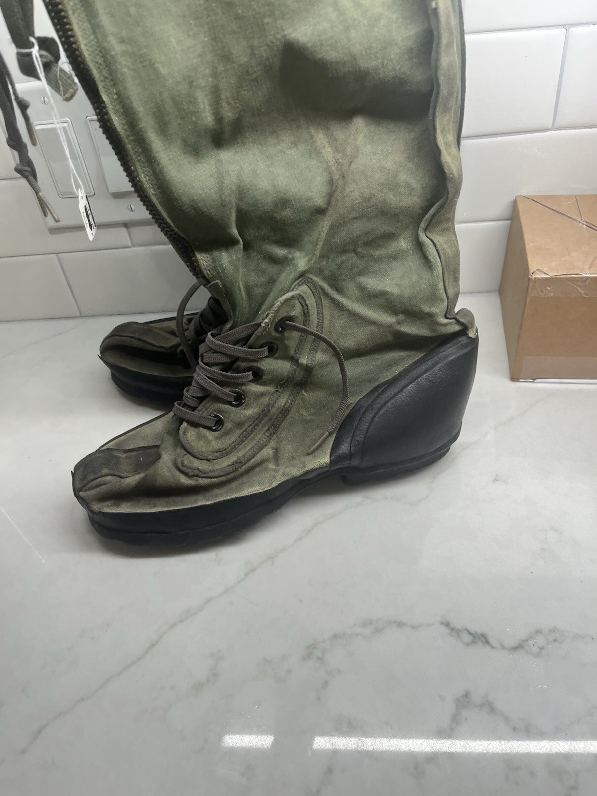 CONVERSE Cold Weather Mukluk Winter Boots SZ Small