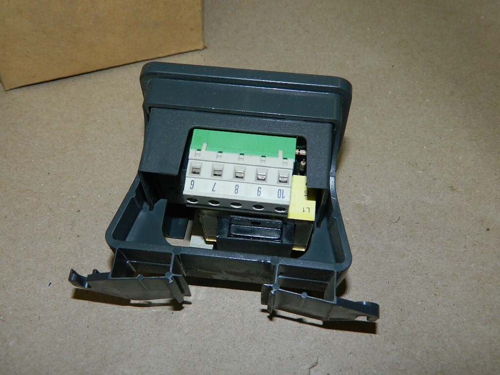 Watlow CVC6HH00320600D Digital Temperature Control NEW