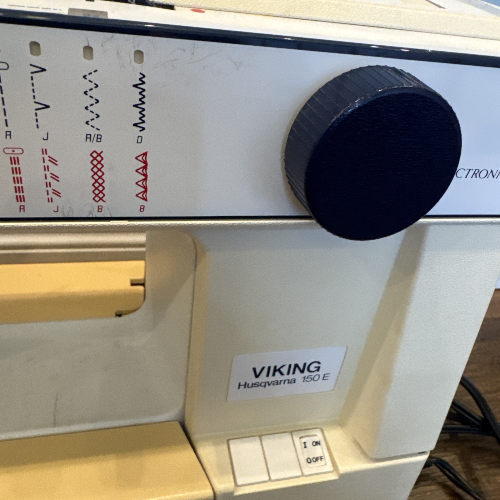 Husqvarna Viking 150e Sewing Machine