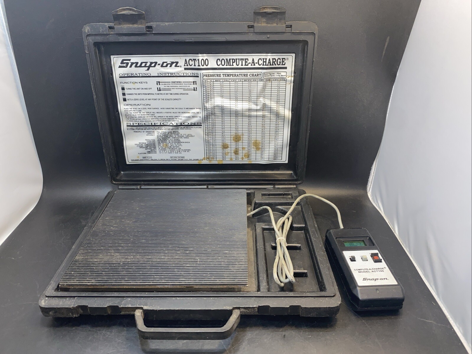 Snap On ACT100 Compute A Charger Refrigerant Scale w/ Case Works Great!