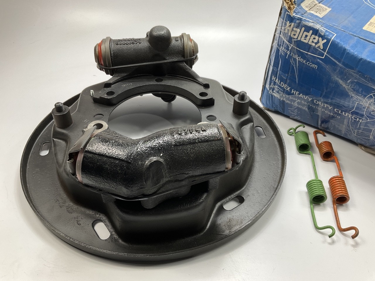 Haldex RH203262X Left 6"/7" Brake Backing Plate W/ Cylinders Lucas Girling Ford