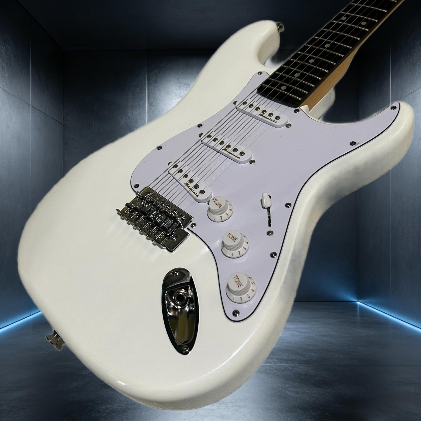 ST Electric Guitar White Color Mahogany Body 21 Frets Rosewood Fretboard