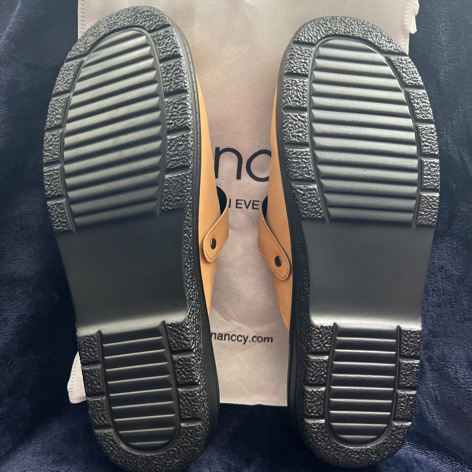 Nanccy Closed Toe Clogs Slipper