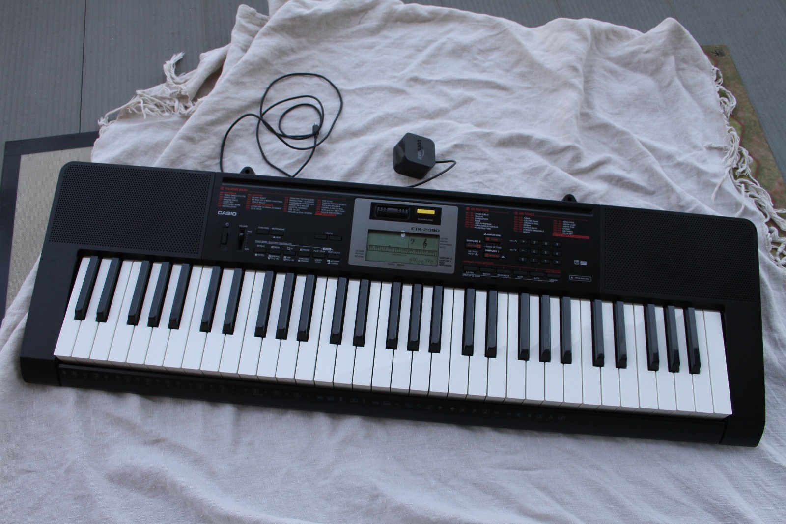 Casio CTK-2090 61-key Electronic Digital Keyboard Piano w/Power Adapter