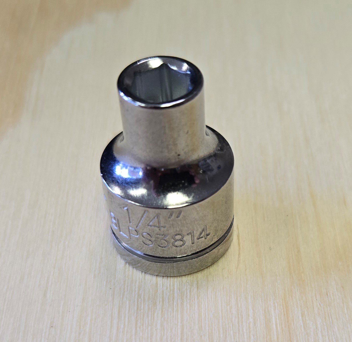 Snap Sale On NEW 1/4" BLUE POINT TOOLS BLPS3814 SAE 6 POINT 3/8" DRIVE SOCKET