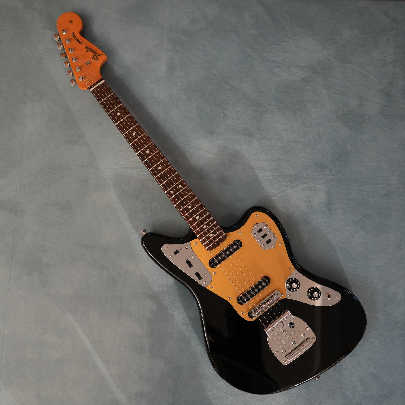 Fender ISHIBASHI FSR Made in Japan Traditional 60s Jaguar Black Electric Guitar