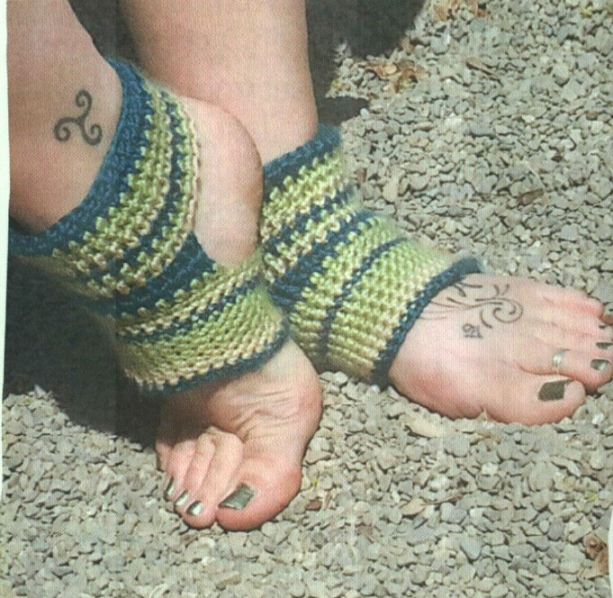 YOGA FLIP FLOP SOCKS 3 SIZES WOMEN'S CROCHET PATTERN INSTRUCTIONS