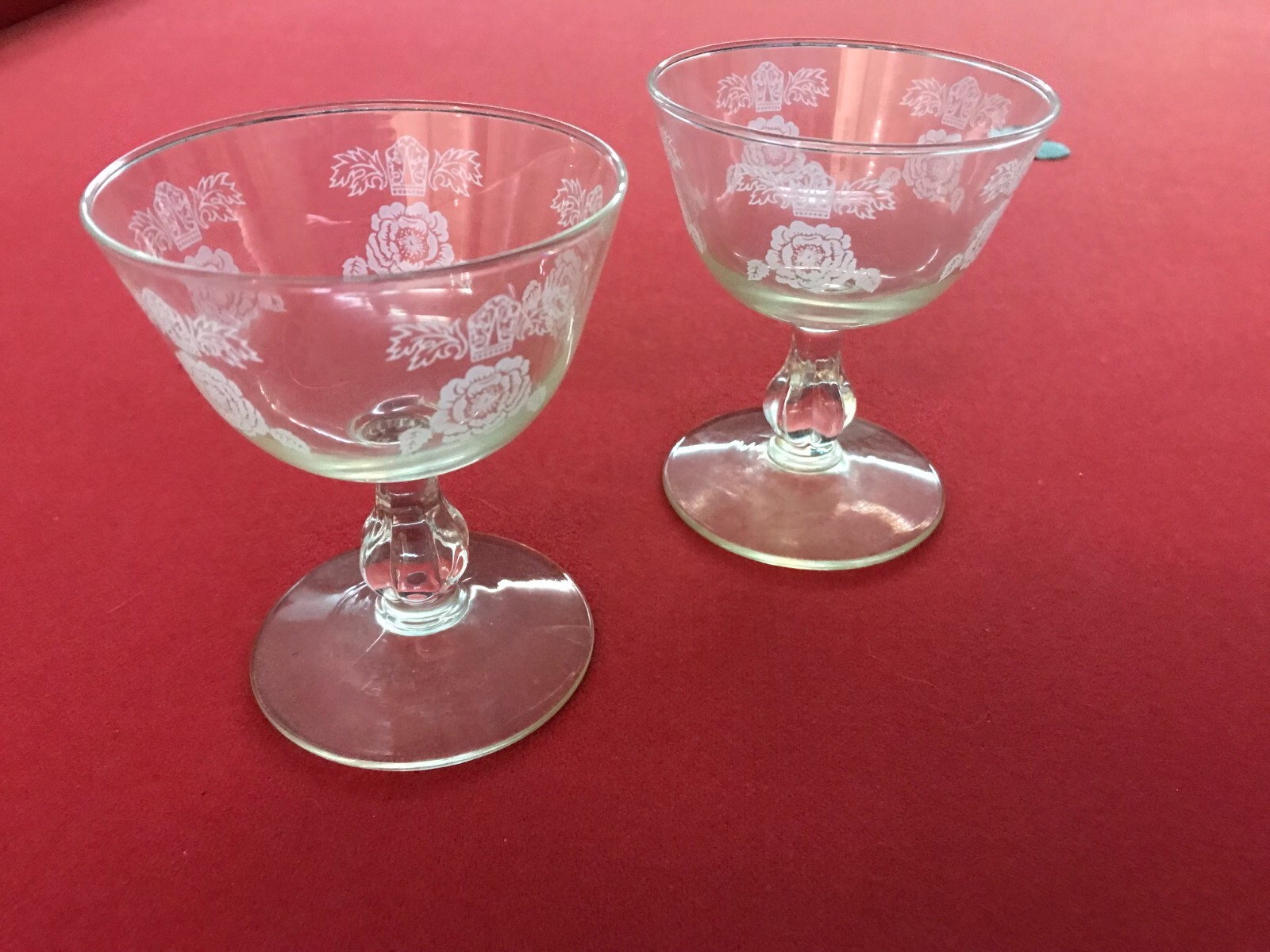 2 FLOWERED CHAMPAGNE GLASSES