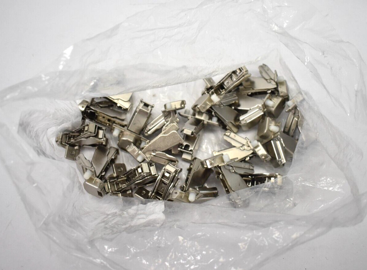 Lot of 20 Richelieu 165° Hinges For Standard Door Position Full Overlay Satin