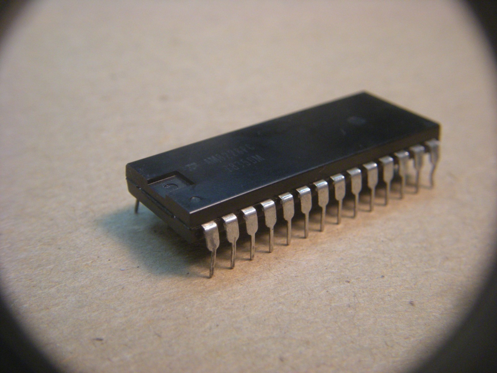 VINTAGE AM8228PC by AMD, 1978 24-PIN DIP, COLLECTIBLE, GOOD CONDITION