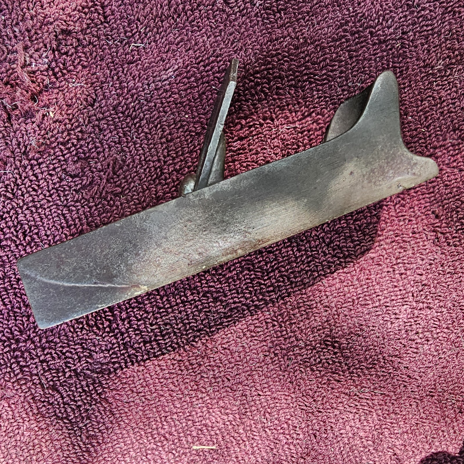 Antique Unmarked 4-1/2" Long Cast Iron Plane