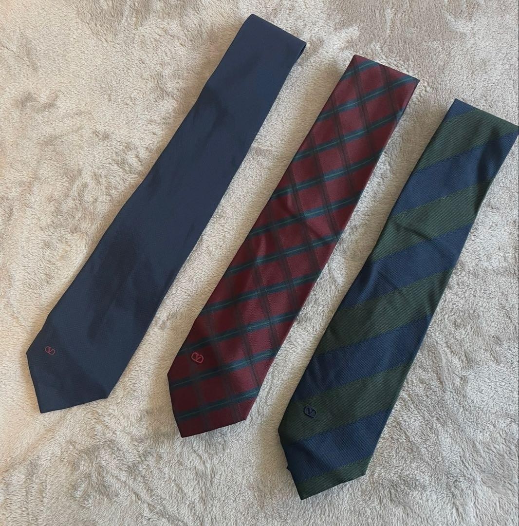 VALENTINO luxury silk tie V logo 3 piece set for admission graduation business